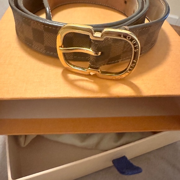 LV belt main image 2